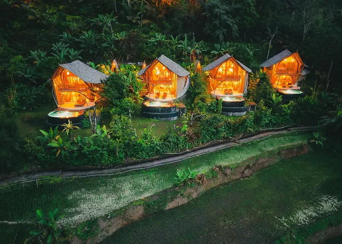 Avina - Neve's Bamboo Villa