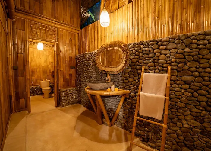 Avina - Neve's Bamboo Villa *