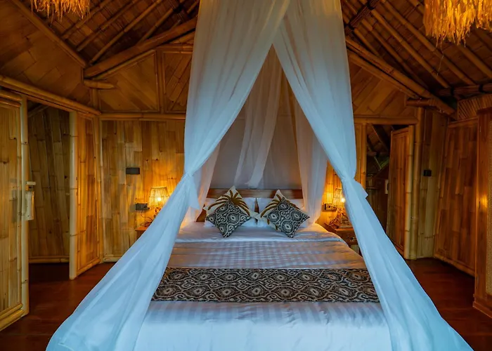 Villa Avina - Neve's Bamboo Selat